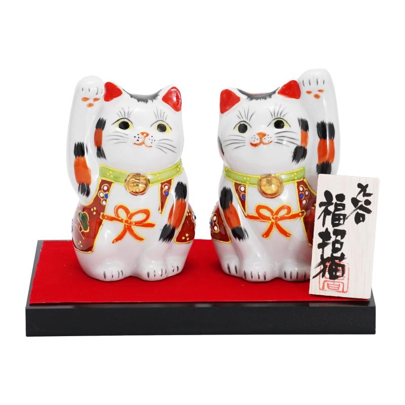 ふくべ屋 九谷焼 有りの実招き猫 基礎・床材・立札付 右寄り・押し手猫書き割り 金運・人を招く 飾りつけ 室内装飾 造営祝賀会 開業祝賀会 差し上げ物にも至適 (高さ10.5珊 幅6.5珊)