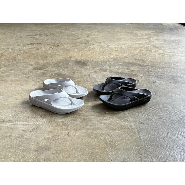 【OOFOS】 ウーフォス  OOriginal Recovery Sandals Moonstone\u0026Black  style No.OOFOS-OOriginal