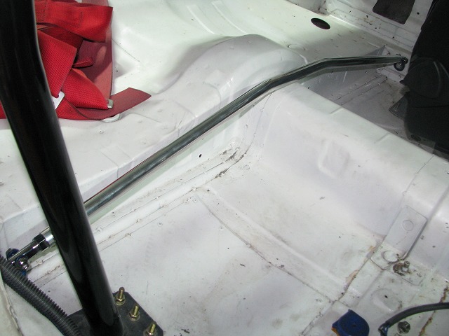 カワイ製作所 フロアバー スカイライン GC110 後付キャブ車 9,117円