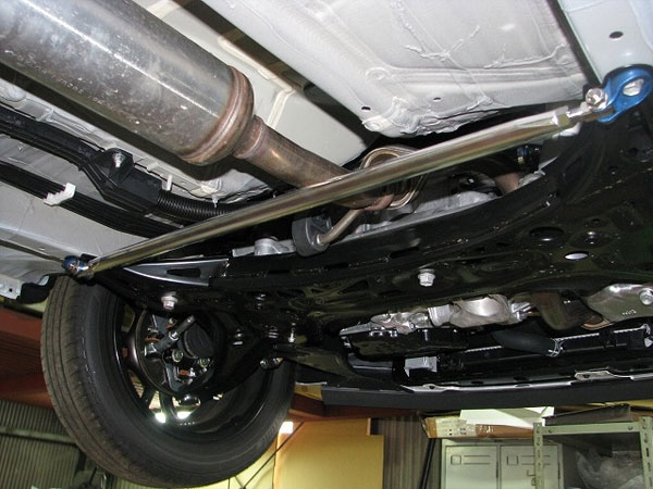 カワイ製作所 フロントモノコックバー ソリオ MA36S MA46S 2WD車 フロント(メンバー後方)