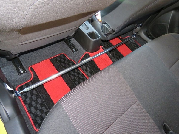 楽天市場】カワイ製作所 フロアバー スイフトスポーツ ZC31S : オート