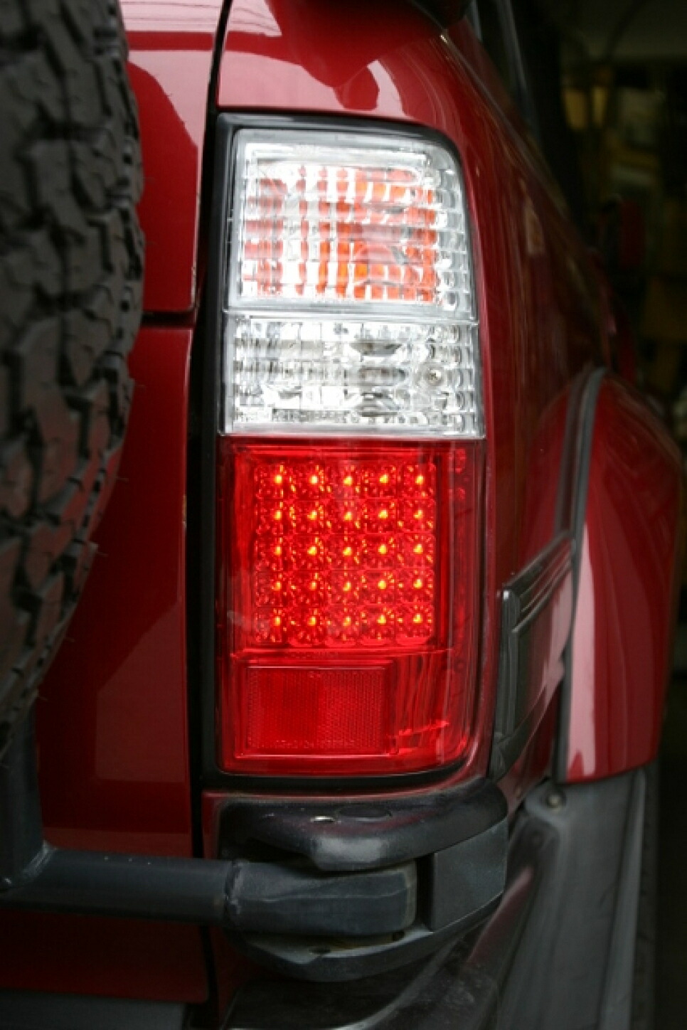 MOTORAGE モトレージ LEDレッドクリスタルテール TOYOTA ランドクルーザー80系