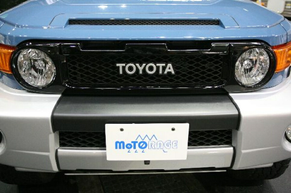 FJクルーザー日本仕様純正 フロントグリルシルバー USトヨタ 純正品