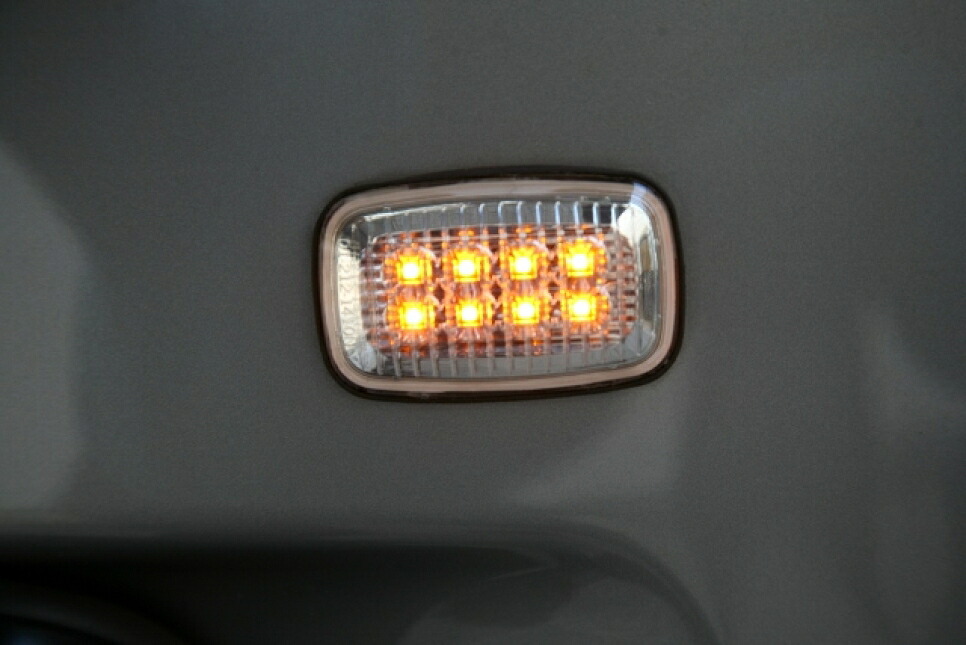 MOTORAGE モトレージ LEDサイドマーカーランプ TOYOTA ハイラックスピックアップ 107/108/109/112/165/167/170/172/174系