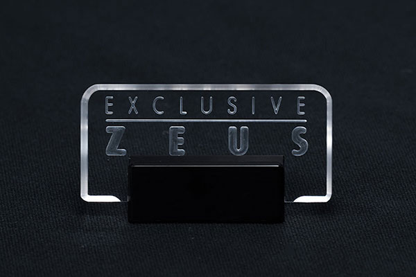 M'z SPEED アクリルロゴプレート ZEUSロゴ ※北海道は送料2000円(税別)、沖縄・離島は要確認