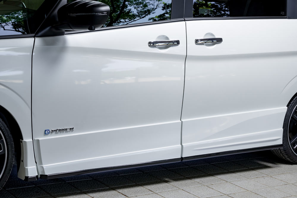 M'z SPEED サイドステップ 未塗装 FRP セレナ HFC27 GFC27 H28.8～R1.7 ハイウェイスター MC前 グレースライン 3153