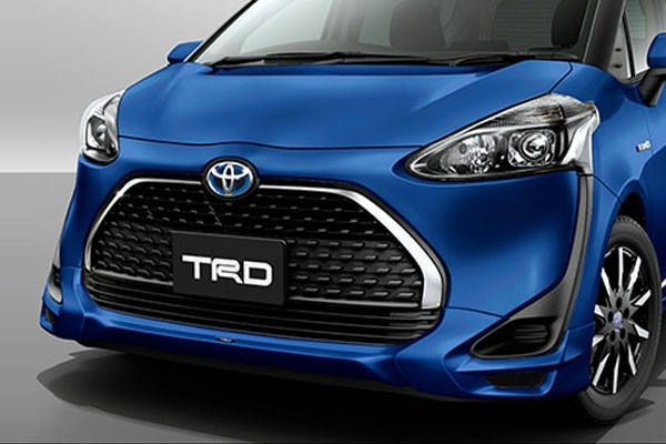 楽天市場 Trd フロントスポイラー ブルーメタリック 8t7 シエンタ Nhp170g Nsp170g Ncp175g Nsp172g 18 9 19 12 オートクラフト