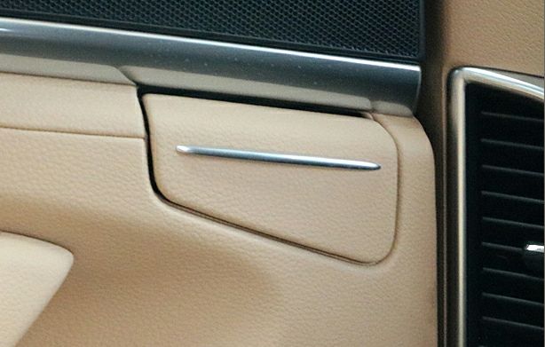 ポルシェ 970パナメーラ リアドア アシュトレー アセンブリ 左 ベージュ 970555461008ED｜Auto-Parts 店