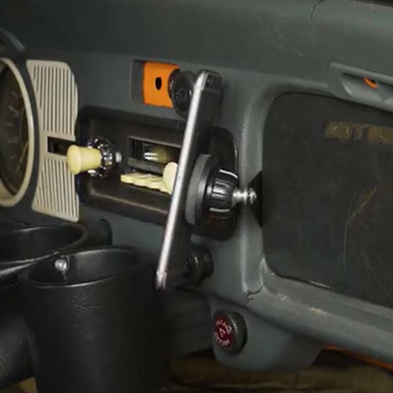 フォルクスワーゲン ビートル('68-'79)専用 マグネット・スマホホルダー【Rennline】 11,429円