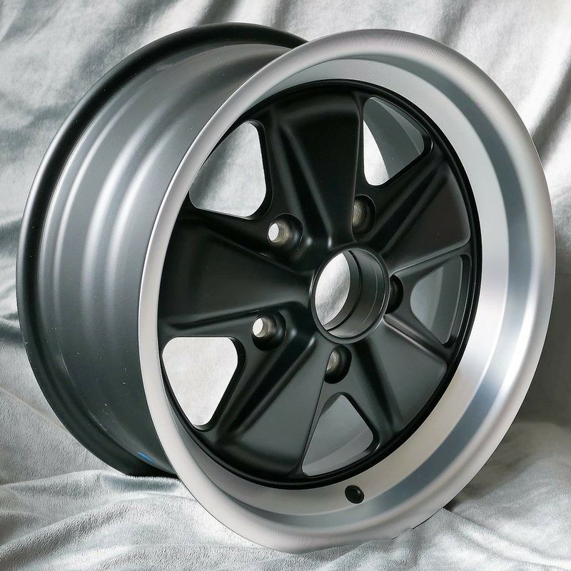 ポルシェ 930 フラット6スタイルホイール 7x15 ET23.3【Maxilite】