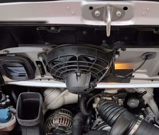【ポルシェ純正】ポルシェ 997(911) ターボ エンジン コンパートメント ブローワー 99762405605｜Auto-Parts 店