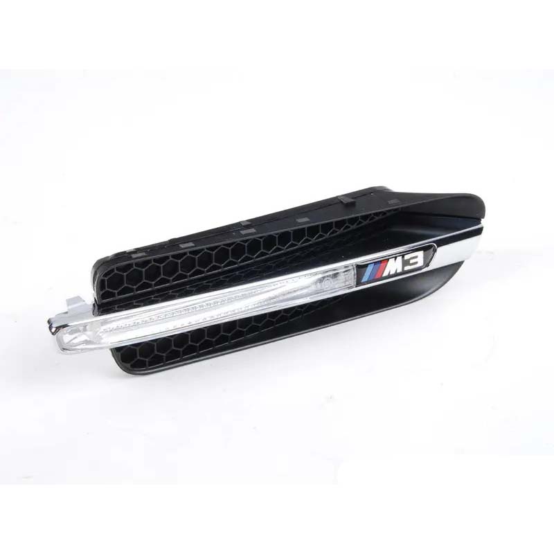 【BMW純正】サイドフェンダーグリル(右) BMW M3セダン(E90) 51138046448