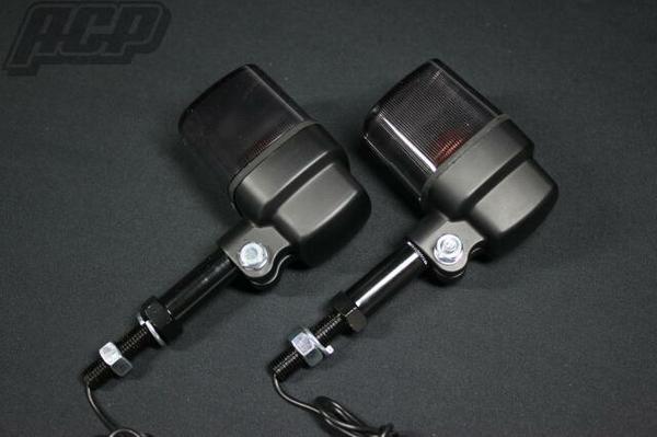 汎用 角型ウィンカー 黄ばみ/ポリッシュ 4個1セット 新品 楽天市場】汎用 角型ウィンカー（黄ばみ/ブラック）ステー付き 2