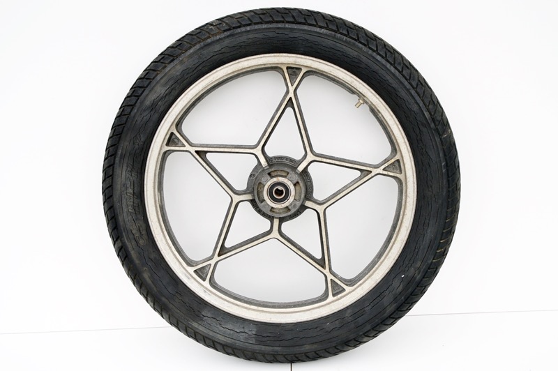 SUZUKI スズキ　GS425　フロントホイール　中古品　当時物(SUZUKI・GS400) スズキ