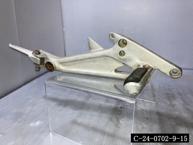HONDA HONDA CB400SF NC31 ステッププレート右　教習車 スーパーフォア ホンダ (C-24-0702-9-15) ホンダ