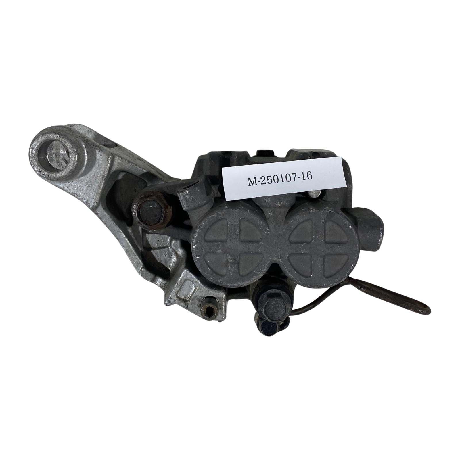 HONDA CB400SF NC31 フロントキャリパー 右 ホンダ [M-250515-8] 楽天市場】HONDA CB400SF NC31 フロントキャリパー 右 ホンダ