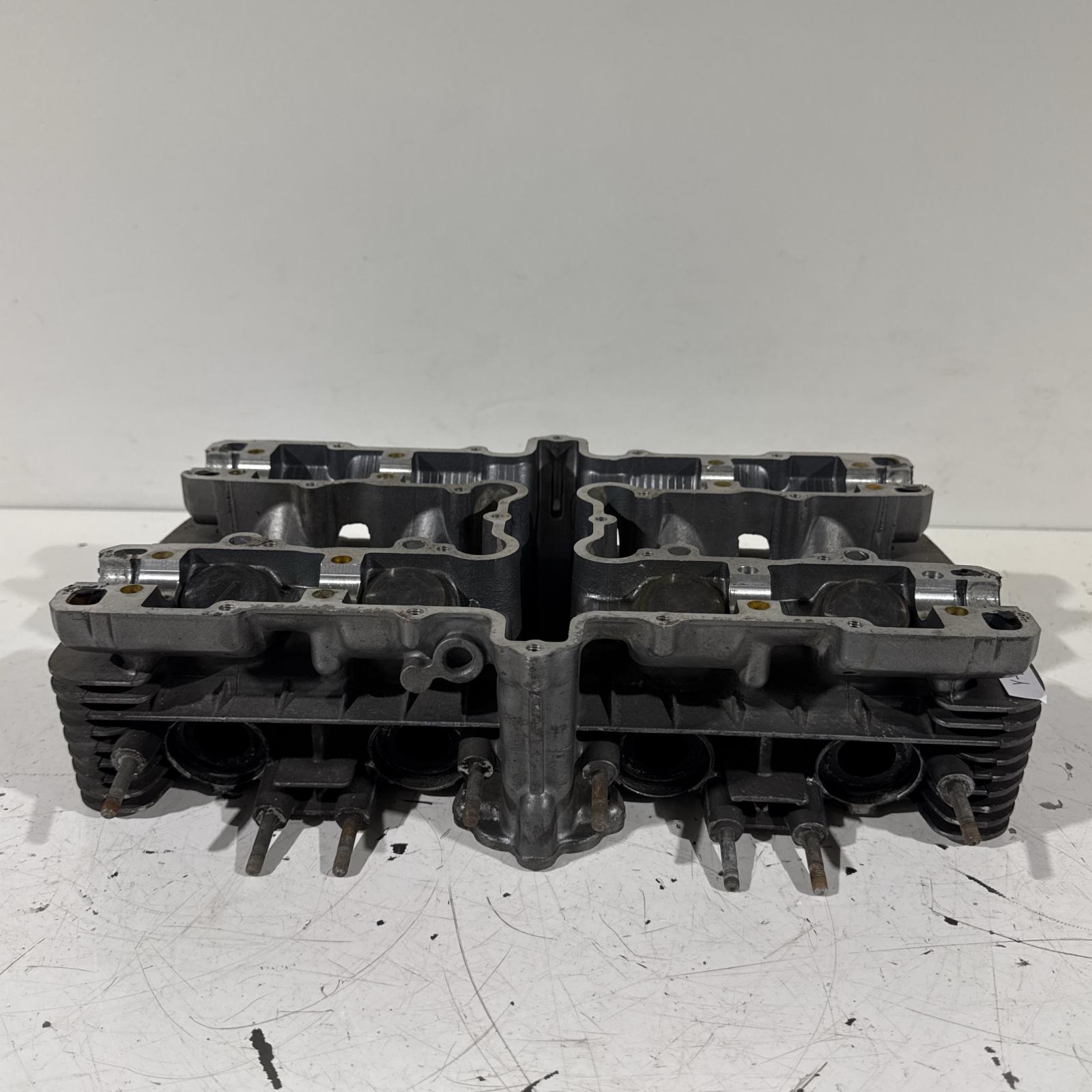 KAWASAKI ゼファー400 シリンダーヘッド カワサキ