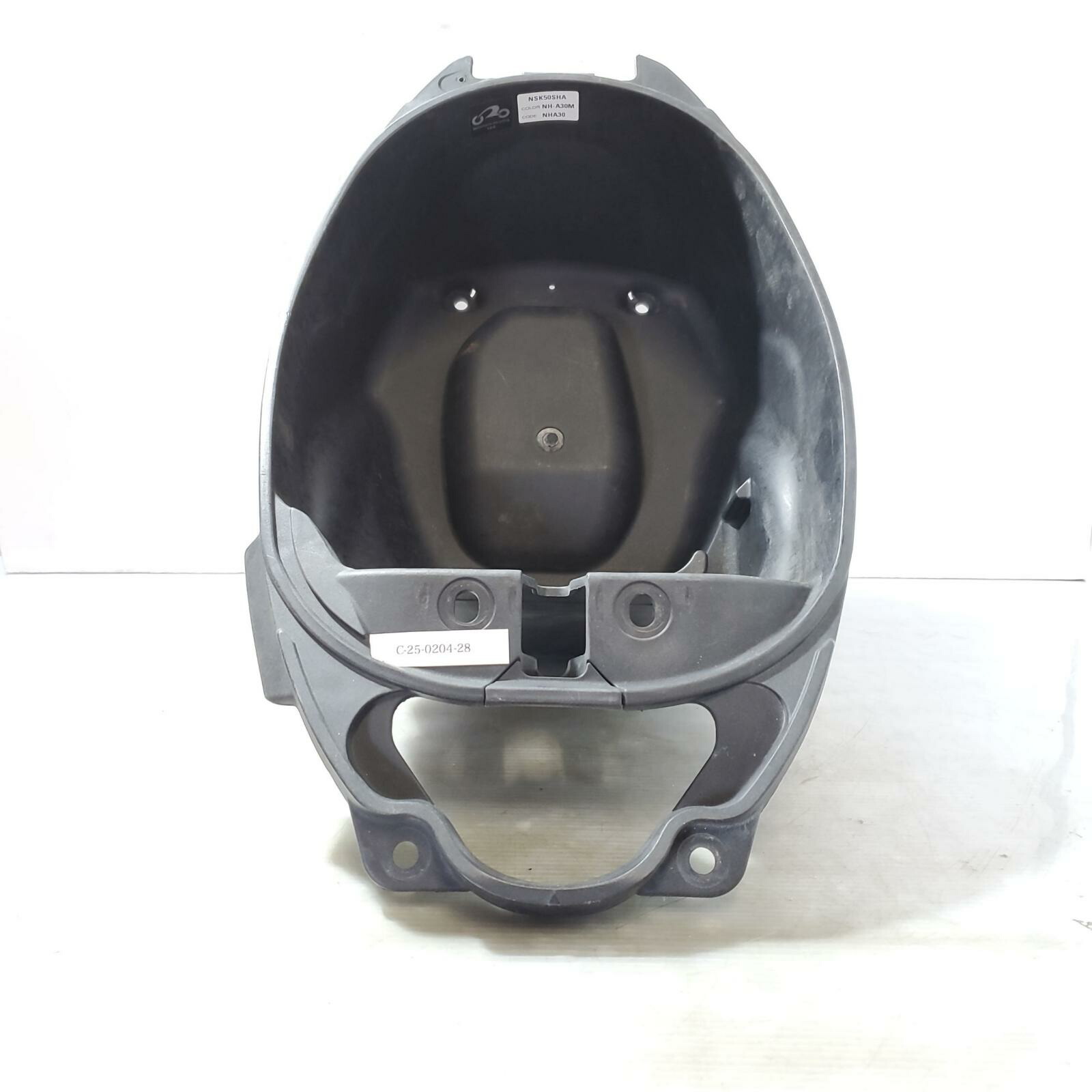 楽天市場】HONDA タクト50 メットインボックス ホンダ : AUTO 楽天市場】HONDA タクト50 メットインボックス ホンダ : AUTO