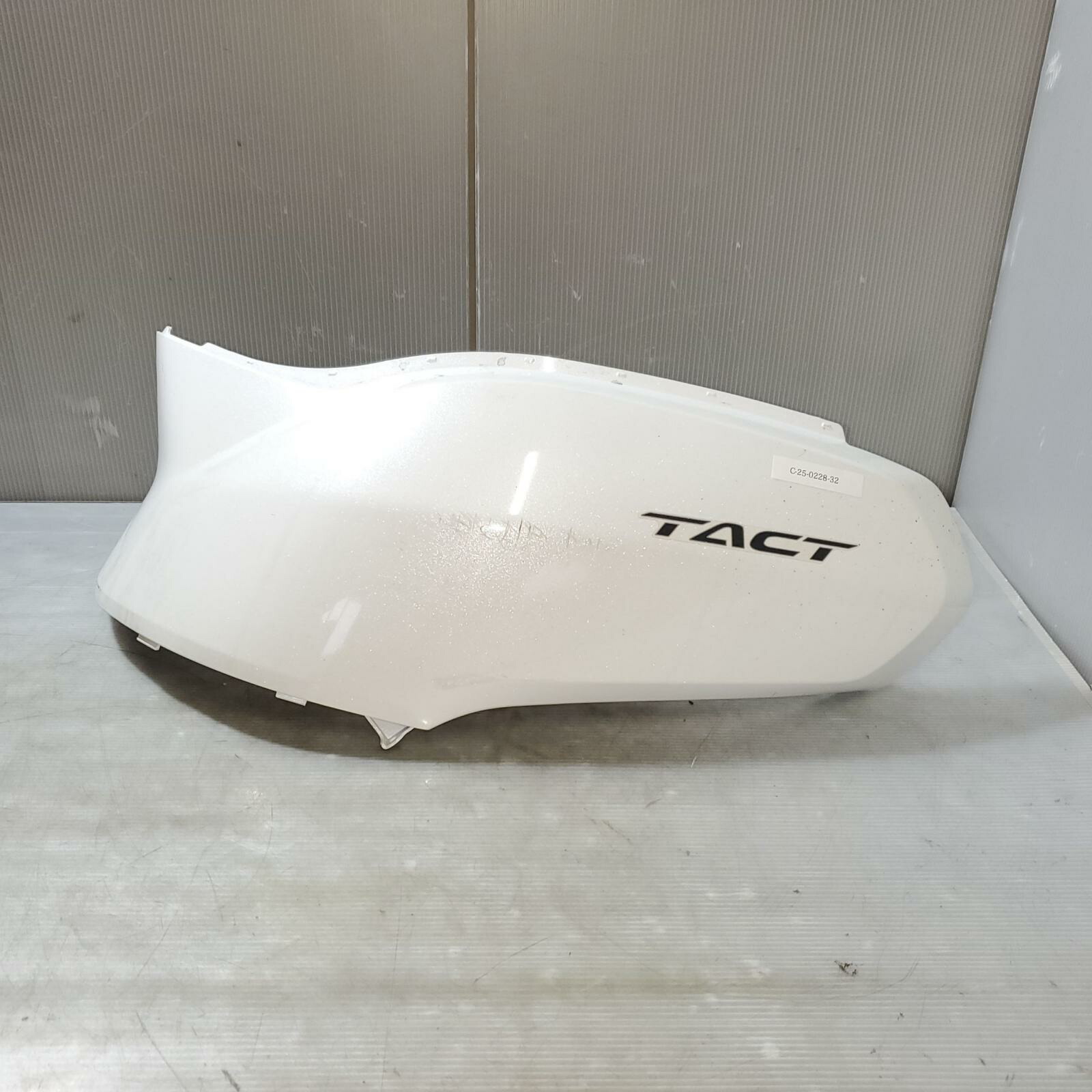 楽天市場】HONDA タクト50 AF24 ボディー カバー左 TACT ホンダ