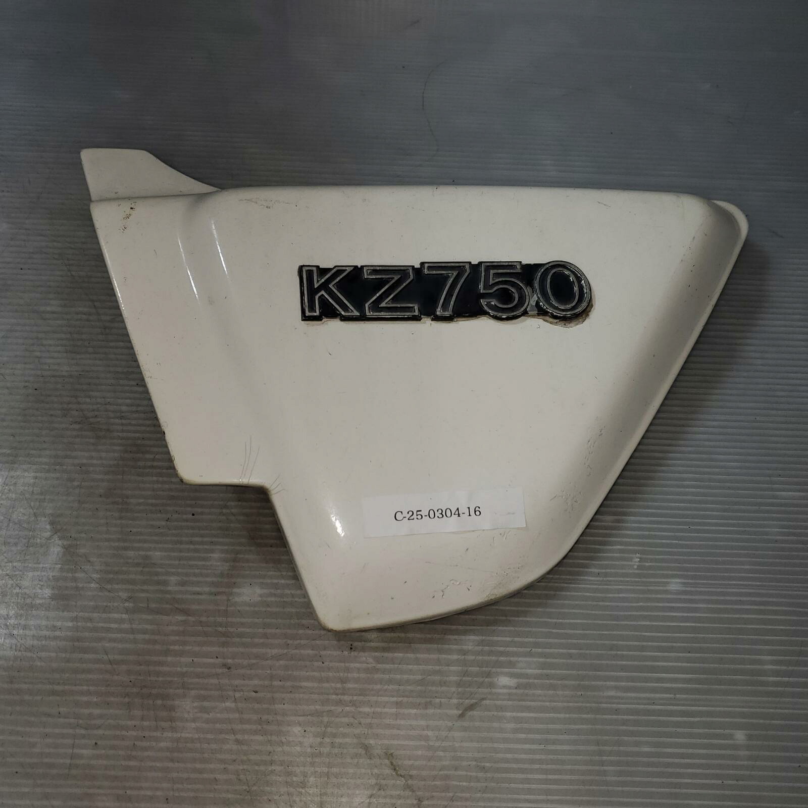 KAWASAKI KZ750E サイドカバー左 カワサキ