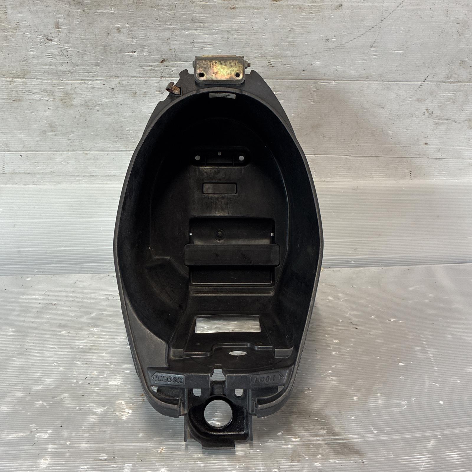 HONDA ディオチェスタ50 AF34 メットインボックス ホンダ
