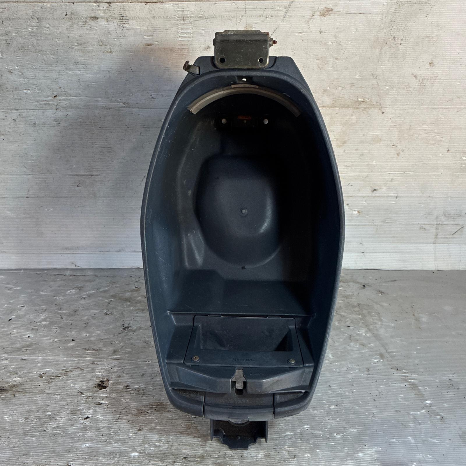 HONDA スーパーディオ50 AF27 メットインボックス ホンダ