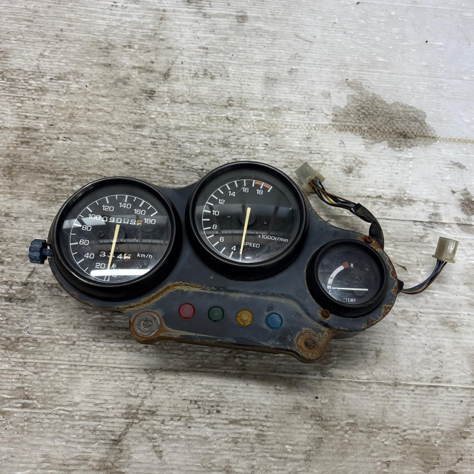 楽天市場】バイクパーツ FZR250 2KR-126xxx の メーター *1673397541