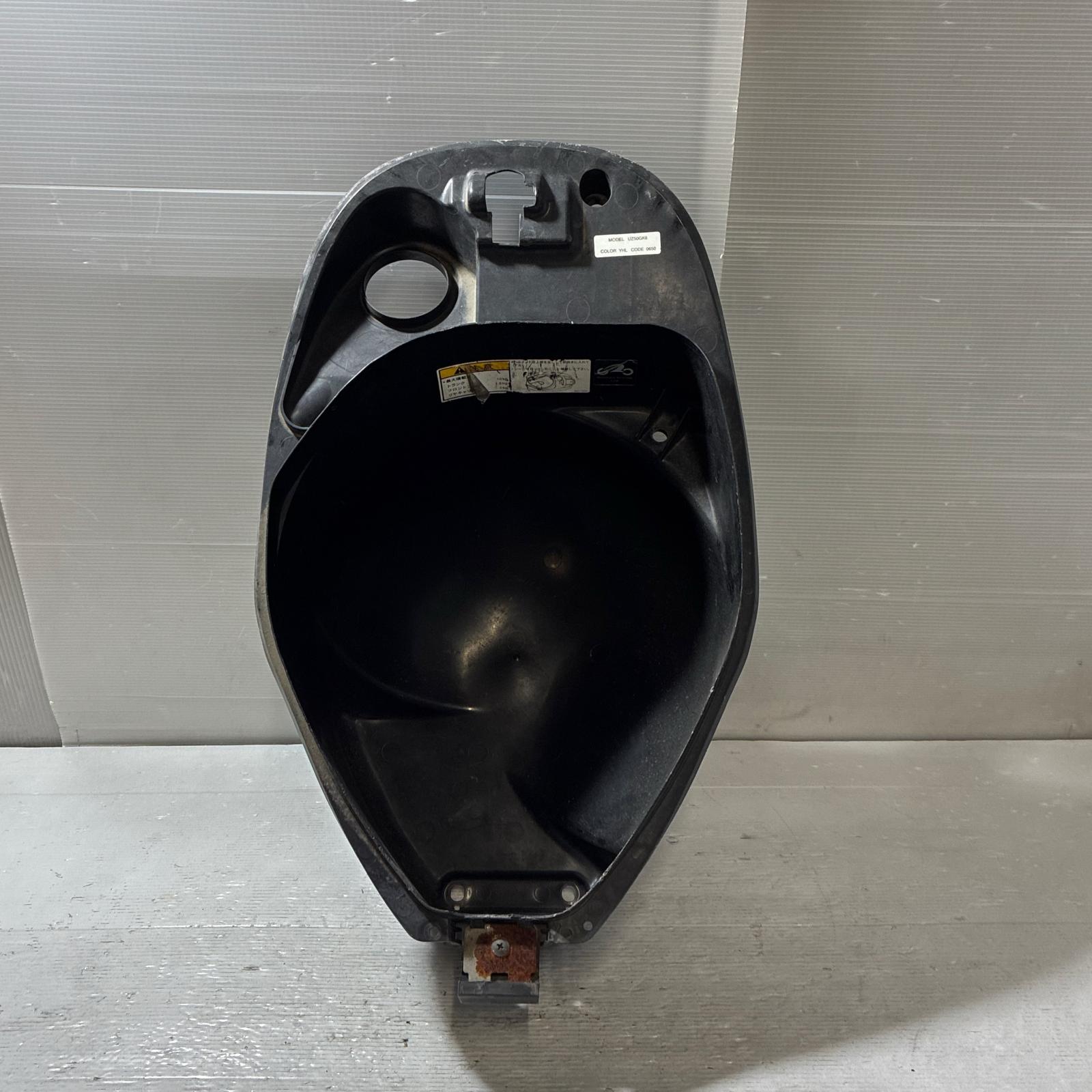 SUZUKI レッツ４ パレットCA41A メットインボックス スズキ
