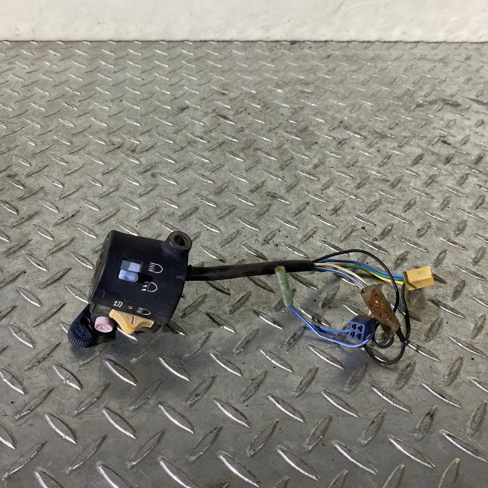 楽天市場】YAMAHA FZR750 ハンドルスイッチボックス 左 ヤマハ