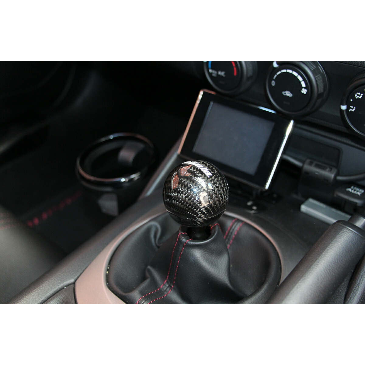 【11/4 20:00-11/11 01:59まで！ エントリーでP5倍】OVER DRIVE オーバードライブ odula カーボンシフトノブ E070 マツダ MT車画像