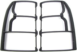 リアランプガード【UK純正品】 ［適合例］ディスカバリー4 2009-2016 31,889円
