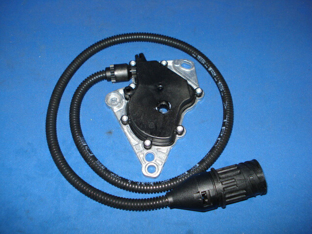 ソレノイドコントロールスイッチASSY【UK純正品】　ATミッション側 ［適合例］サードレンジローバー2002-2012　ZF5速ミッション※要適合確認｜ランドローバー専門　レンジャース