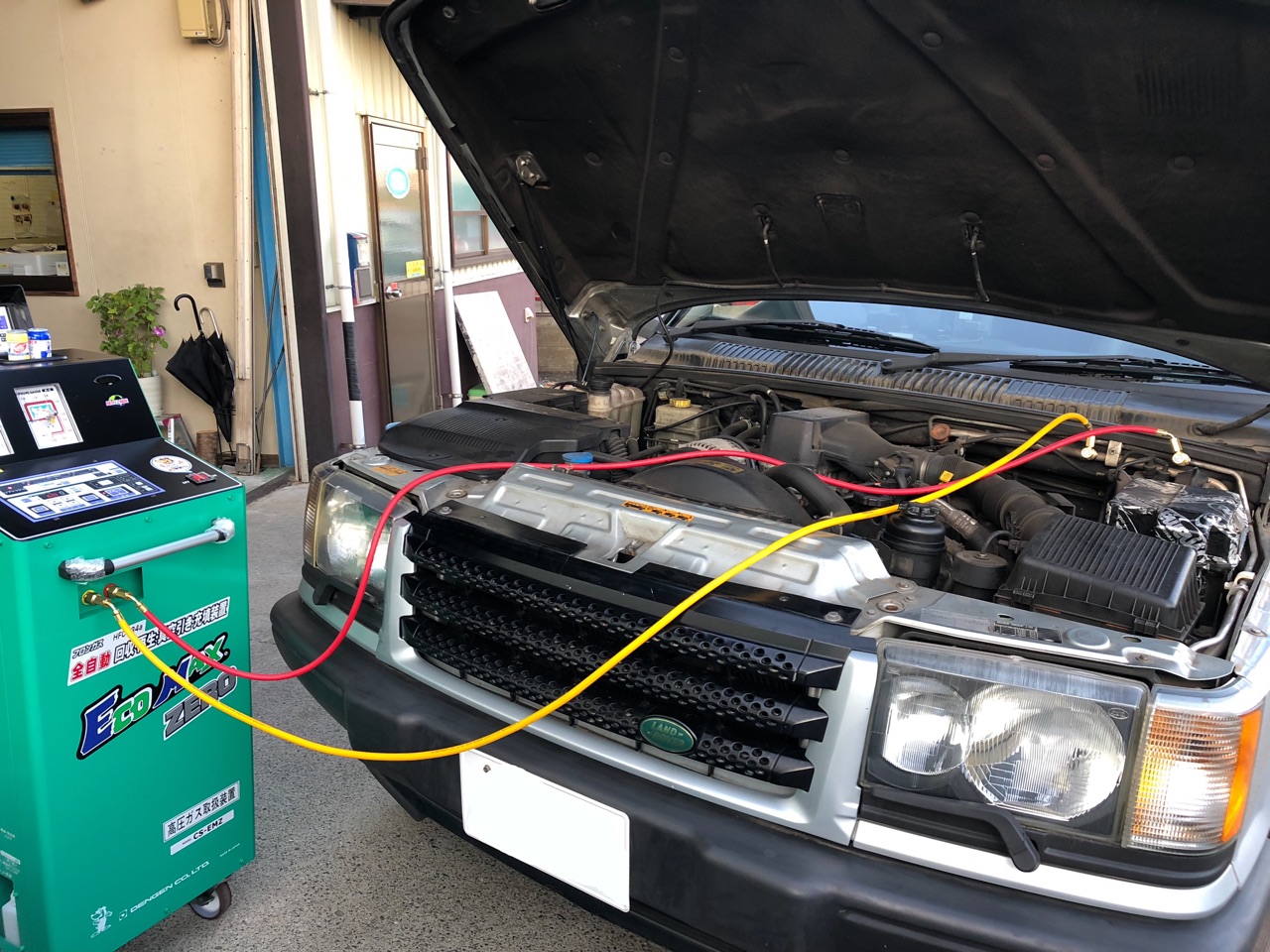 楽天市場 エアコンメンテナンス R134限定エアコンフレッシャー エアコンクリーニング 真空引き充填作業一式基本料金 エアコンガス補充1本まで含むオプション エアコンプレッサーリフレッシュトリートメント ランドローバー専門 レンジャース