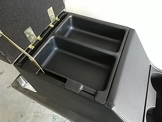 ランドローバー ディフェンダー ギャビーボックス センター