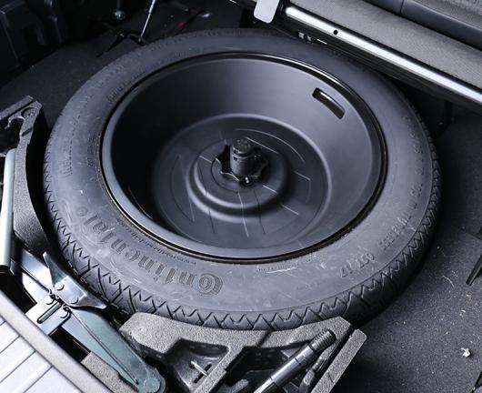 1ピース 適用: シュコダ コディアック スペア タイヤ ストレージ スペース ツール 受信 ボックス AL-PP-5868 AL Interior parts for cars