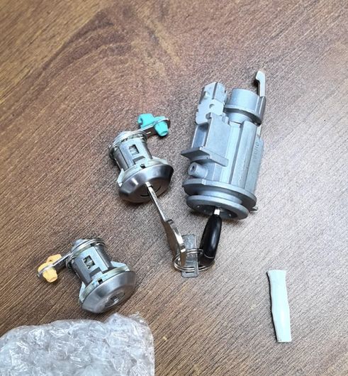 適用: 日野 700 トラック イグニッション ロック ドア ロック セット AL-SS-3661 AL ignition coil|オートパーツエージェンシー
