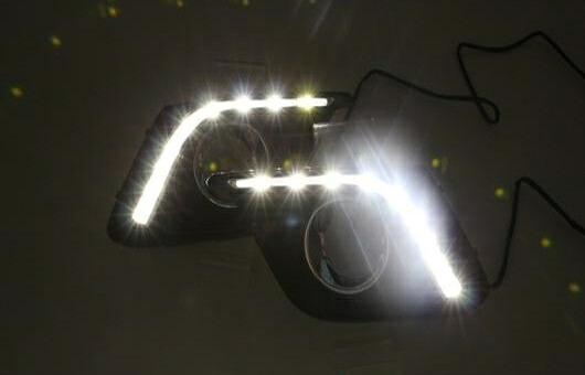 適用: マツダ 3 アクセラ 2014 LED DRL 高光度 ガイド フォグ ランプ デイタイムランニングライト AL-HH-0620 Car parts
