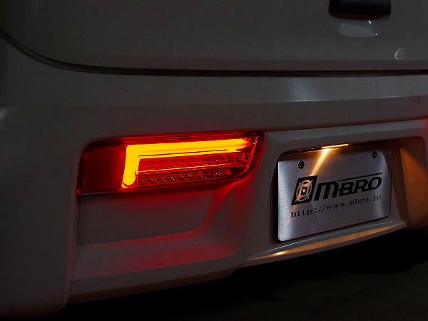 エムブロ サンダーLEDテール クリア/ホワイトチューブ フルLED 切り替えスイッチ付 STHA36-3LTSW-CCW-04 スズキ アルト HA36S/HA36V Thunder tail｜オートパーツエージェンシー