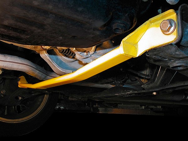 D-SPORT/Dスポーツ ロアアームバー イエロー 2ポイント2マウント フロント ダイハツ ミラAVY/ミラ L250S FF 2002年12月～2007年12月 Roa Arm Bar