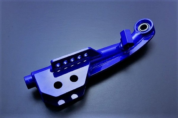 D-MAX フロントロアアーム 本体のみ(片側) DMSU052AT22 Frontroear arm|オートパーツエージェンシー