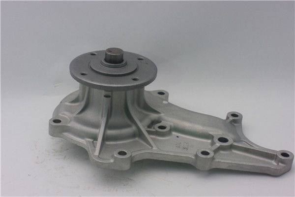 GMB ウォーターポンプ トヨタ ハイエース LH20/LH30 L D バン 2188cc 1979年01月～1983年03月 water pump 10,210円