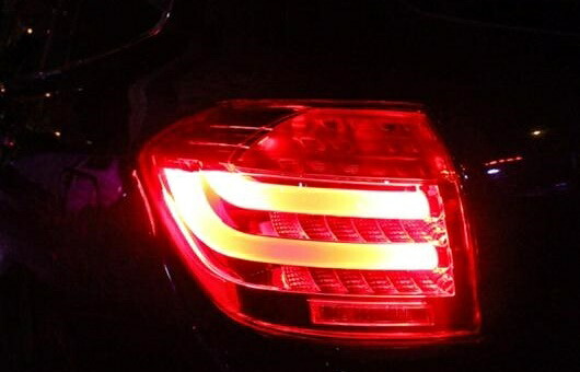 テール ランプ 適用: トヨタ ハイランダー ライト LED リア DRL + ブレーキ パーク シグナル レッド AL-HH-0084 Car parts