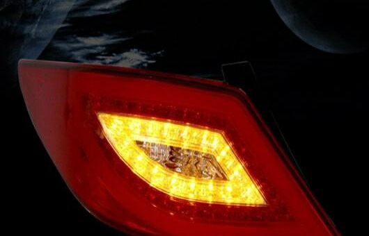 適用: ヒュンダイ/現代/HYUNDAI ヴェルナ LED テールライト 2011-2015 テール ライト リア ランプ DRL + ブレーキ パーク シグナル レッド AL-HH-1148 Car parts