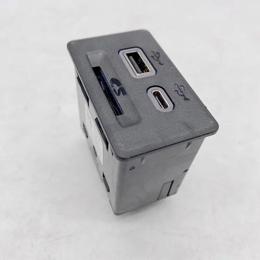 センター コンソール 補助 USB SD カード ポート 13525431 13529869 適用: キャデラック/CADILLAC CT6 XT4 XTS シボレー/CHEVROLET シルバラード ブレイザー GMC シエラ 1500 SR-BB-9878 Car parts|オートパーツエージェンシー2号店