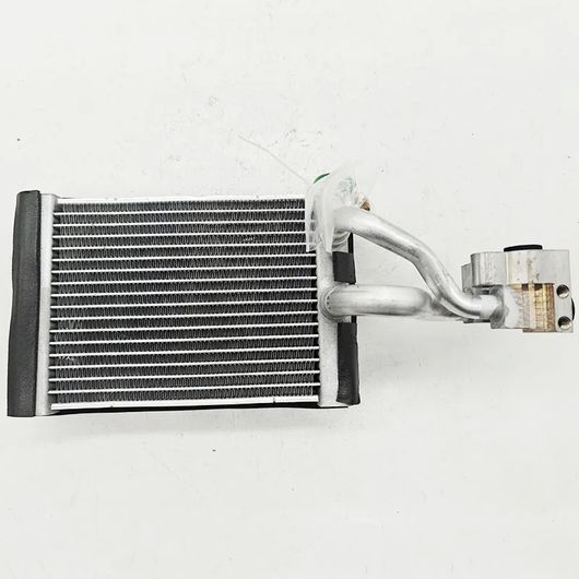 リア エアコン エバポレーター コア 適用: ボルボ/VOLVO XC90 2016-2021 31449329 タイプ001 SR-CC-2855 Car parts