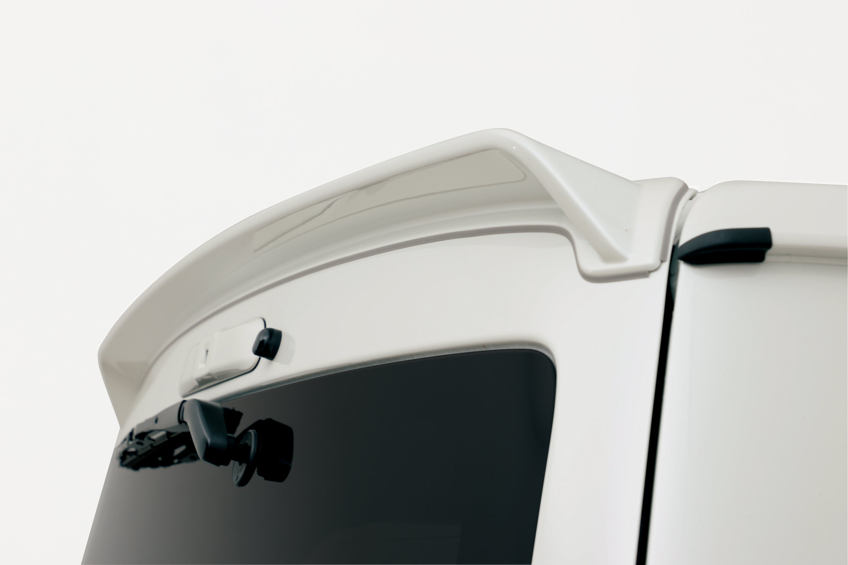 当社塗装品 フレックスハイエース200系4型 Delfino Lineリアスポイラー 4型以降標準塗装済089【車両情報必須】|オートパーツ ダイレクト