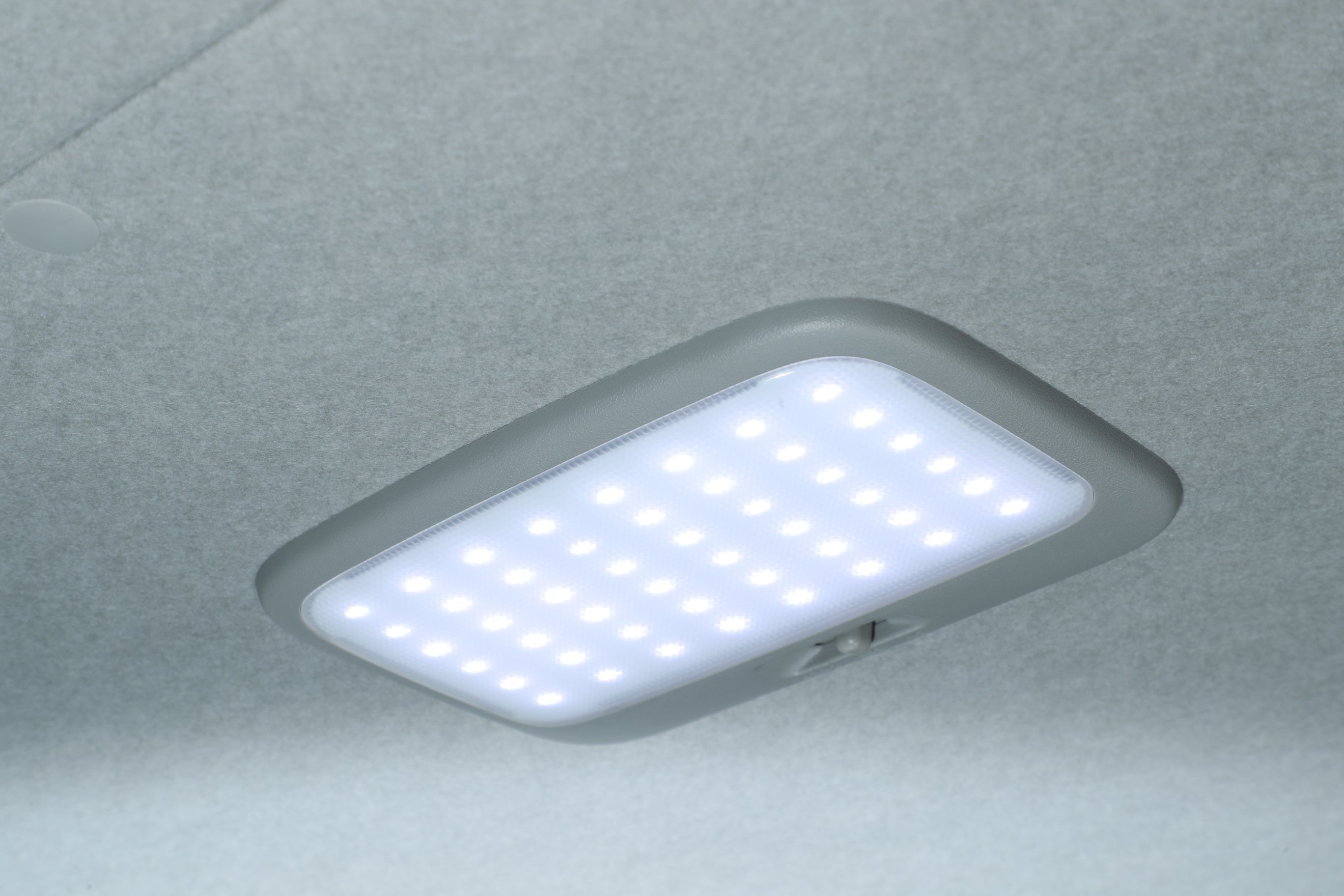 フレックス ハイエース ULTIMATE LEDルームランプ ホワイト ワイドボディにも取付可