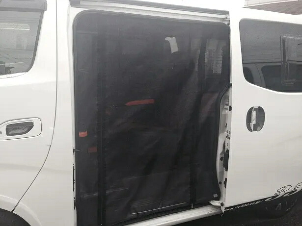 エアーズロックジャパンNV350キャラバン E26 標準幅/ロング/標準ルーフ 防虫ネット スライドドア 運転席側用 シングルファスナー｜オートパーツ ダイレクト