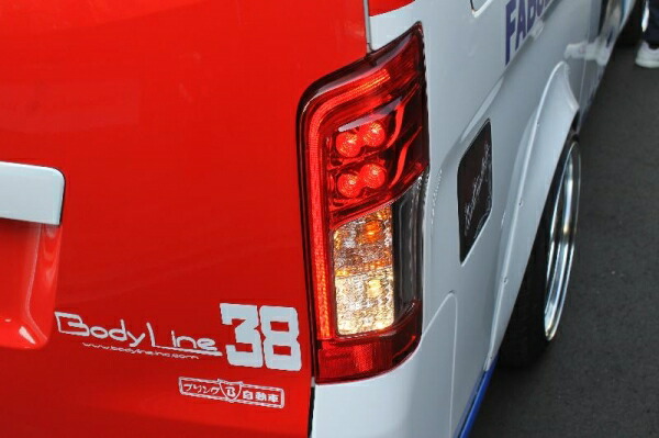 日産 キャラバン テールランプ ボディライン NV350キャラバン ライトカバー2型&3型 テールランプカバーライト