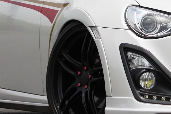 ガレージベリー BRZ ZC6 ローダウンフェンダートリム ウレタン製